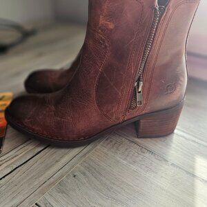 Born Brown Leather Ankle Boots – Women’s Size 8 – Heeled Booties